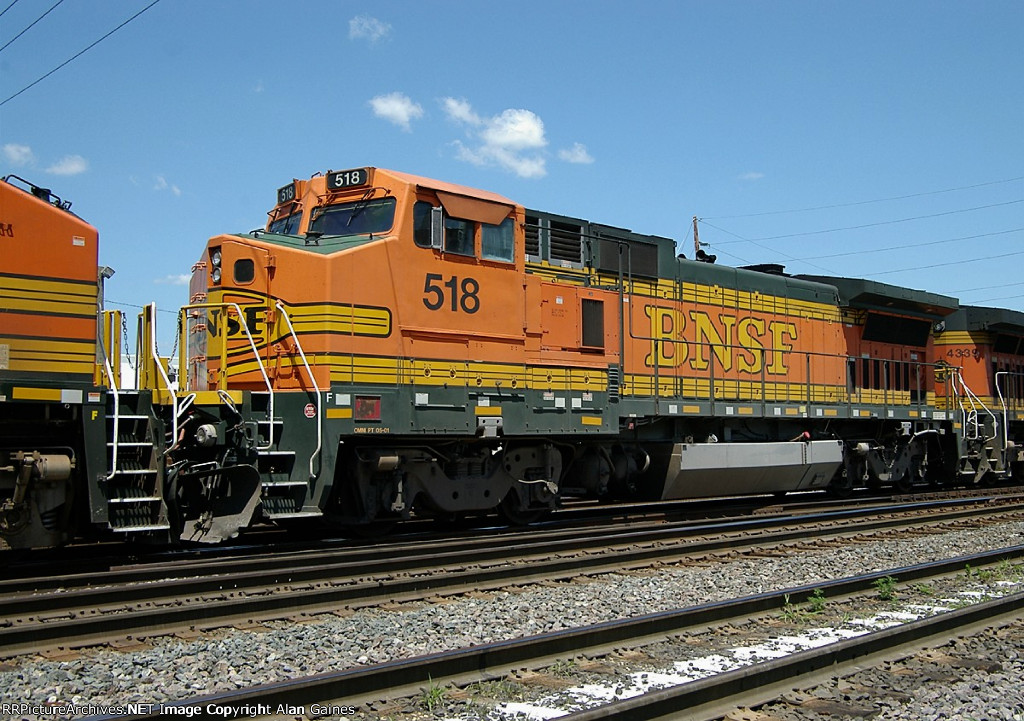 BNSF 518